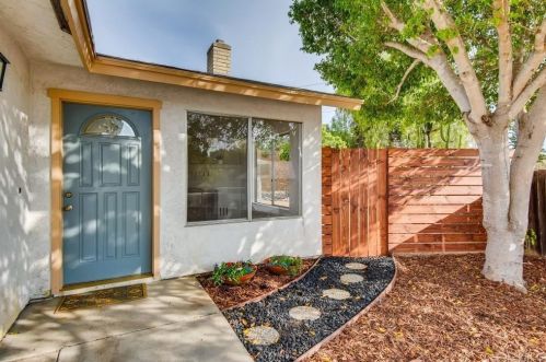 1171 Eklund Ct, Vista, CA 92083-7104