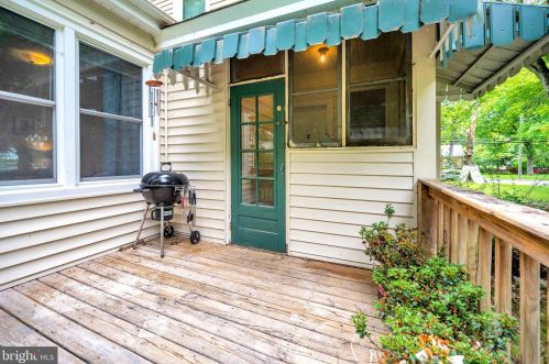142 Main St, Bowling Green VA  22427-9425 exterior