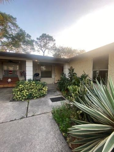 9012 Carolina St, Bonita Springs FL  34135-3530 exterior