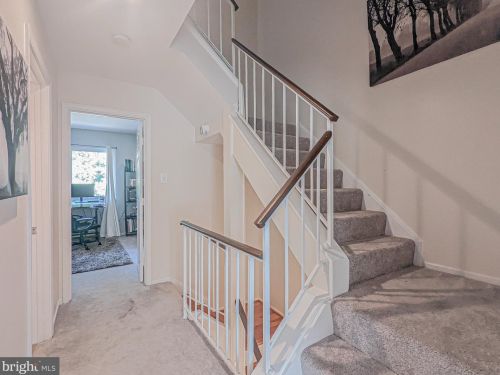 12169 Presidio Way, Woodbridge VA  22192-1052 exterior