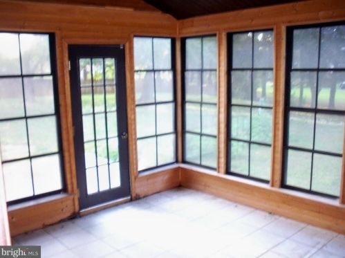 18 Crossley Dr, Dover DE 19901-5801 exterior