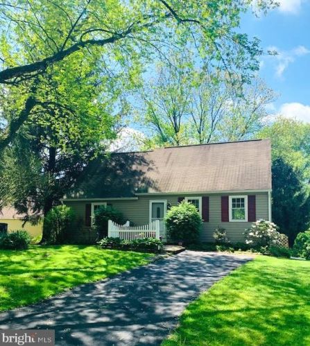 1214 New Hampshire Ln, Downingtown, PA 19335-3805