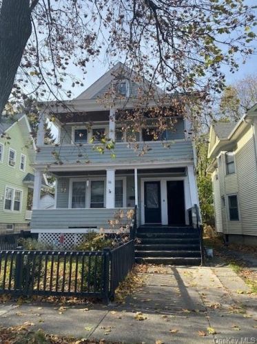 16 Gray St, Poughkeepsie, NY 12603-2712