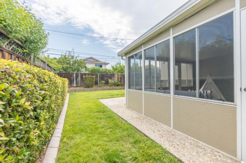 1638 Bittern Dr, Sunnyvale CA  94087-4604 exterior