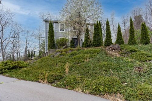 356 Tiffany Ln, Bristol, CT 06010-9441