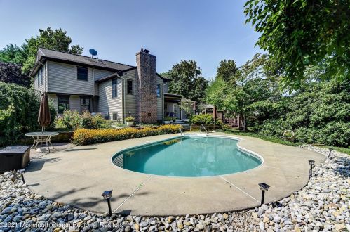 330 Concord Dr, East Freehold, NJ 07728-1391
