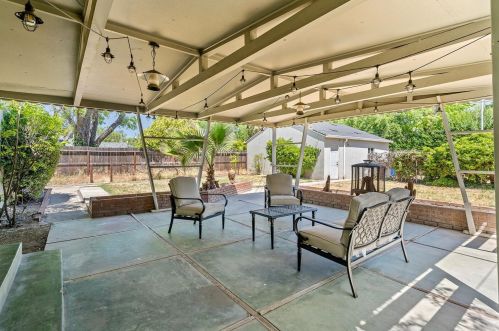 340 Santa Rosa Ave, Modesto CA  95354-1451 exterior