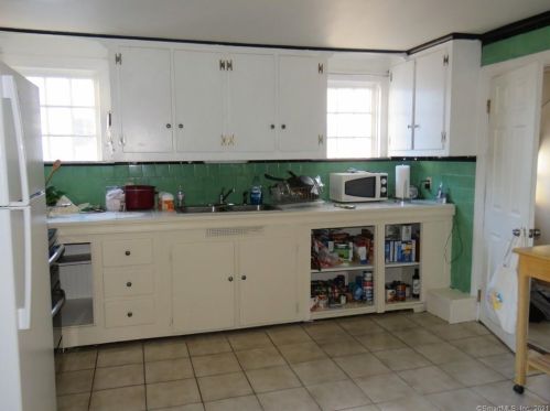 207 Main St, Colchester CT  06415-1405 exterior