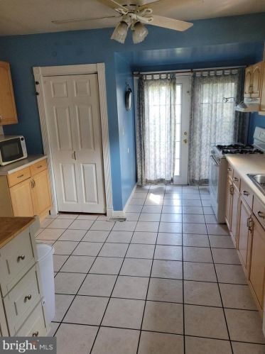 10 Varmar Dr, New Castle DE  19720-2036 exterior