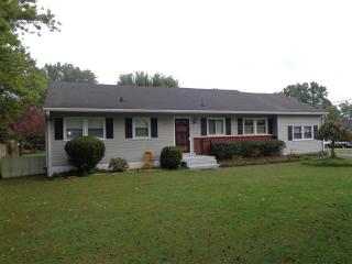 106 Hilltop Dr, Columbia, TN 38401-4729