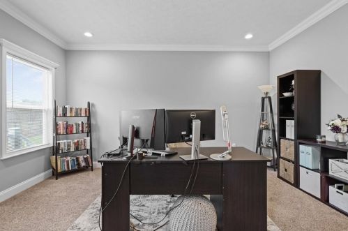 1350 Sandstone Dr, Mc Donald PA  15057-2592 exterior