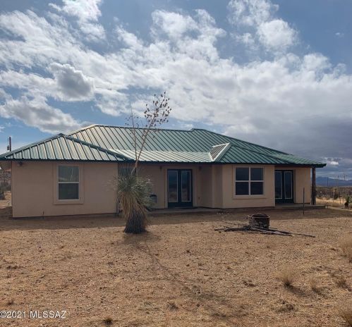 3504 Howling Wolf Rd, Willcox, AZ 85643-3378