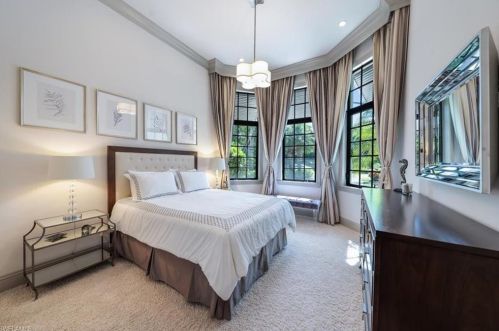 29006 Blaisdell Dr, Naples FL  34119-0930 exterior