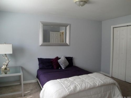 37 Candle Hill Rd, Danbury CT  06812-2409 exterior