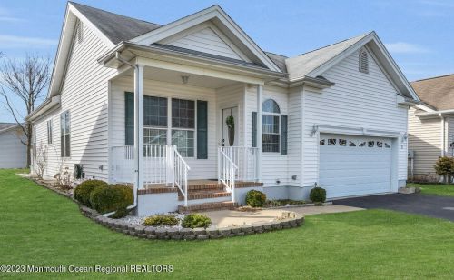 9 Shelley Rd, Bricktown, NJ 08724-0742