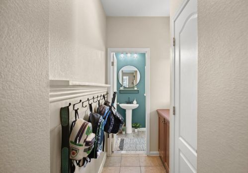 330 Applegate Dr, Valley Home CA  95361-8285 exterior