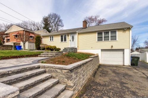 638 Nott St, Hartford, CT 06109-1528