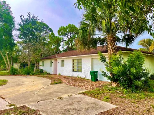 201 Marco Lake Dr, Marco Island, FL 34145-2823