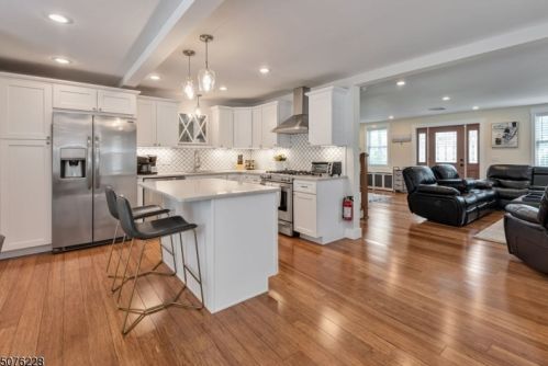 845 Vosseller Ave, Martinsville NJ  08836-2387 exterior