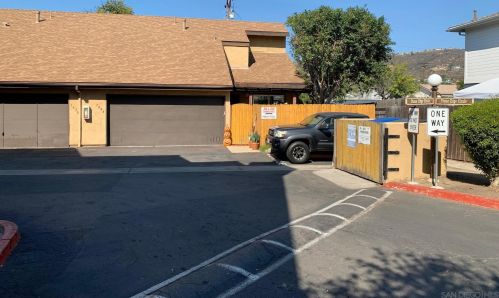 1644 Stone Edge Cir, El Cajon CA  92021-2974 exterior