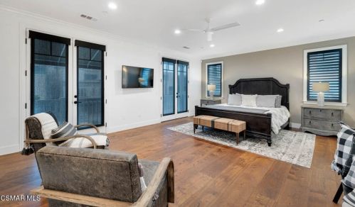 820 Mandalay Bch Rd, Oxnard CA 93035-1078 exterior