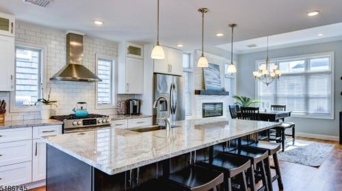 5 Fort Ave, Pelican Island NJ  08751-1512 exterior