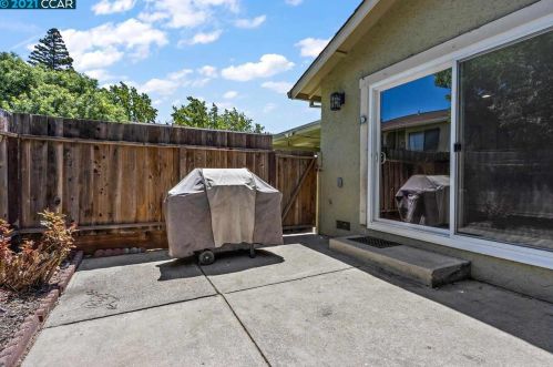 57 Meadowbrook Ave, West Pittsburg CA  94565-5550 exterior