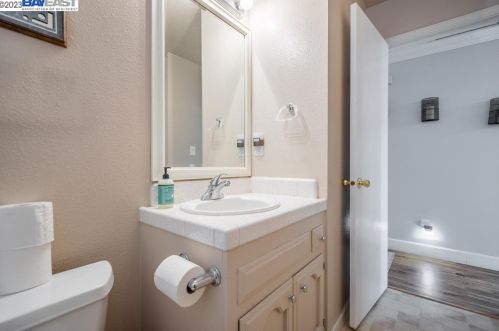 1617 Dulwich Dr, Modesto CA  95358-1021 exterior