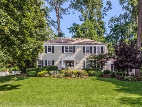 33 Sutton Pl, Middletown, NJ 07748-3225