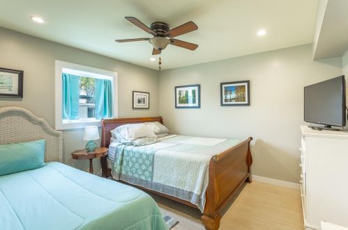 765 Gulf Bch Dr, Saint George Island FL  32328-3112 exterior