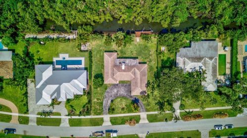 11823 Lake Shore Pl, West Palm Beach, FL 33408-3201