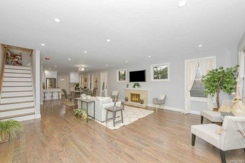 88 Bixley Heath, Lynbrook, NY 11563-3102