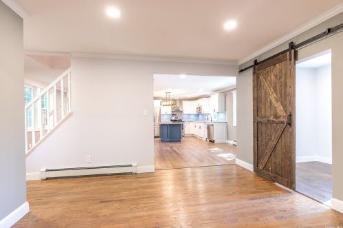 26 Patchogue Rd, Scotts Beach NY  11789-1422 exterior