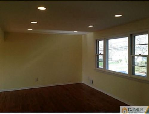 16 Montgomery St, Piscataway NJ  08854-2526 exterior