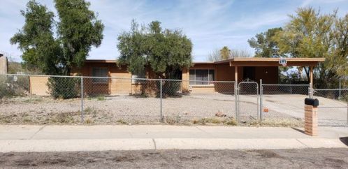 3222 Holladay St, Tucson, AZ 85746-2136