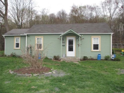 373 Kaisertown Rd, Montgomery, NY 12549-2306