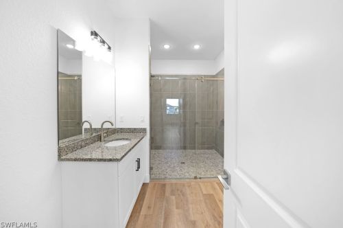 409 6th Ter, Cape Coral FL  33990-1529 exterior