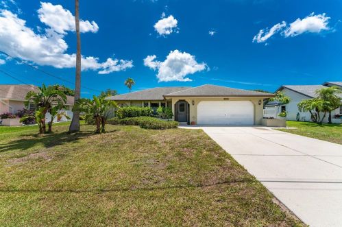 117 Fairway Rd, Placida, FL 33947-2028