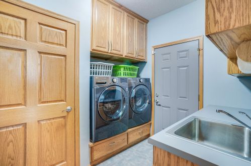 5230 Creekside Pl, La Crosse WI  54601-2296 exterior