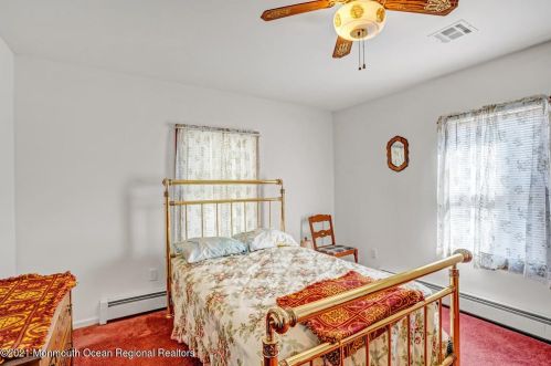 124 Woodland Dr, Bricktown NJ  08723-7433 exterior