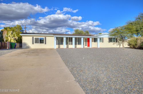 8449 Kent Pl, Tucson, AZ 85710-4220
