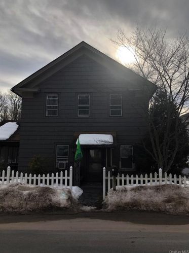 37 Main St, Sparrowbush, NY 12780-5407