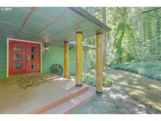 1670 Maplecrest Dr, Portland OR  97219-6419 exterior