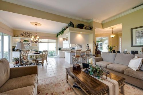 3917 Isla Ciudad Ct, Naples FL  34109-0331 exterior