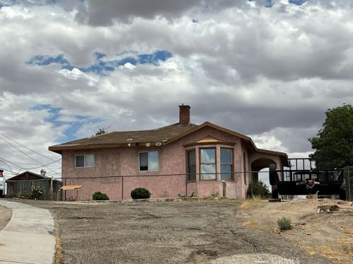 15370 6th St, Victorville, CA 92395-3847