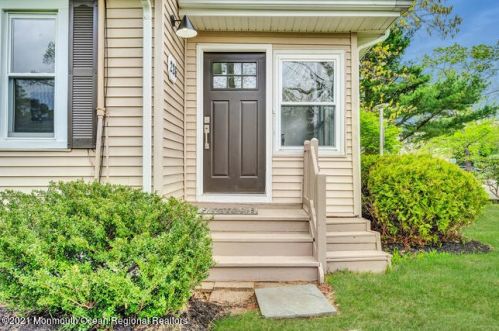 226 Davis Ave, Lacey NJ  08731-3519 exterior