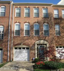 13585 Flying Squirrel Dr, Herndon, VA 20171-5007