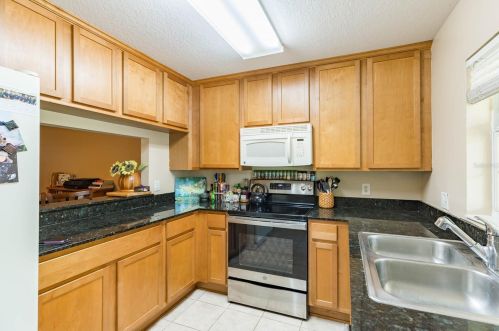 132 Coquina Bay Dr, Saint Petersburg, FL 33705-6444