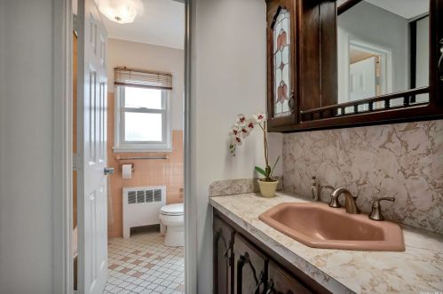 230 Gilling Rd, Seaford NY  11783-1003 exterior