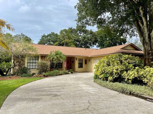 3041 Oak View Dr, Palm Harbor, FL 34684-3236